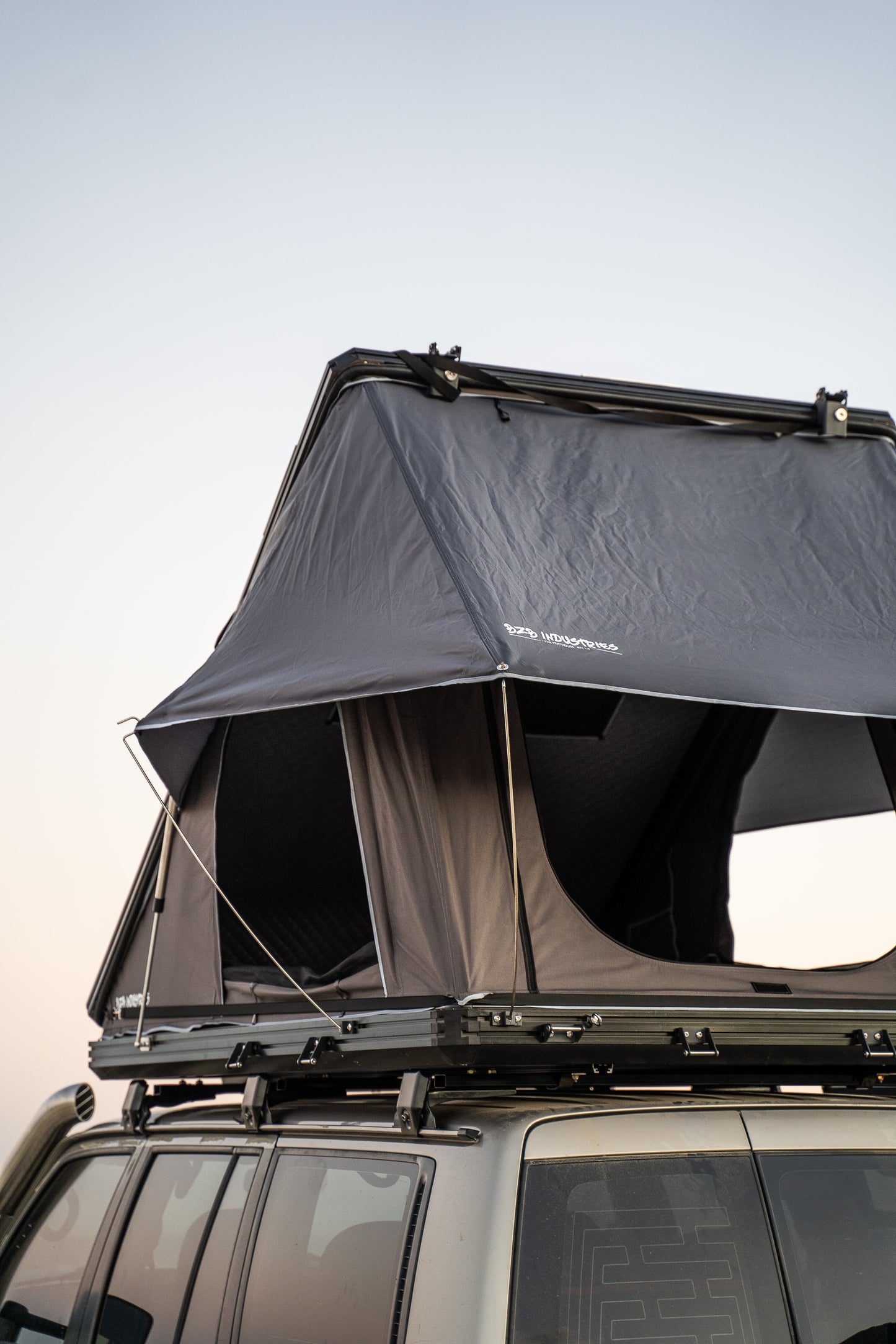 1.4 Roof Top Tent "The Penthouse"