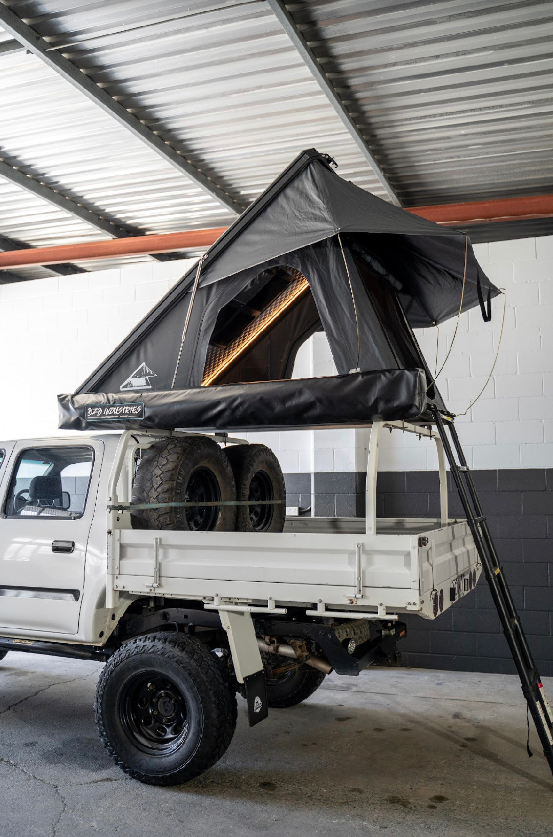 Roof top tent on tray sale