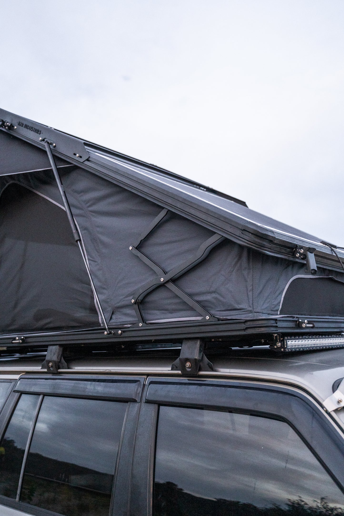 1.3X Rooftop Tent "The Penthouse X"